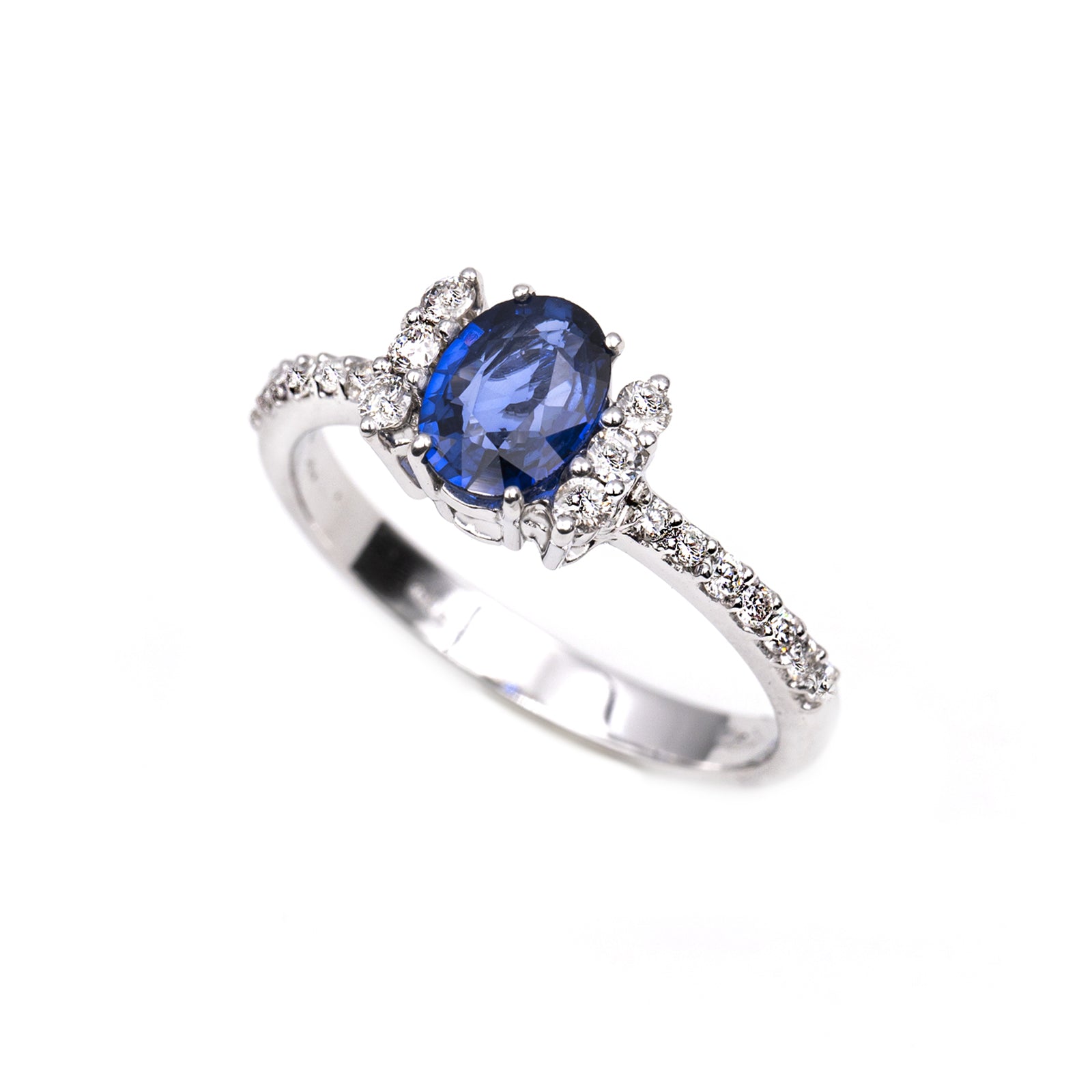 Anello in Oro Bianco con Zaffiro Naturale e Diamanti