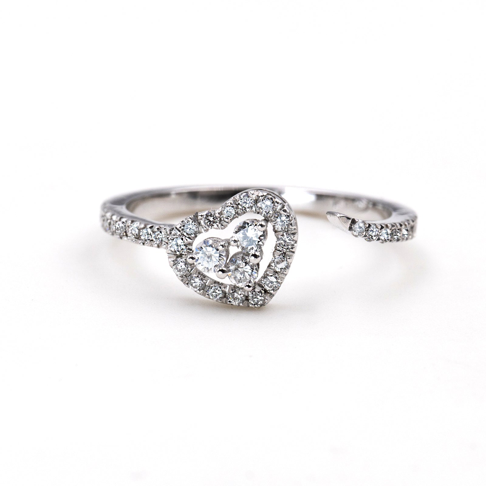 Anello Cuore contrarie' Oro 18 K con Diamanti