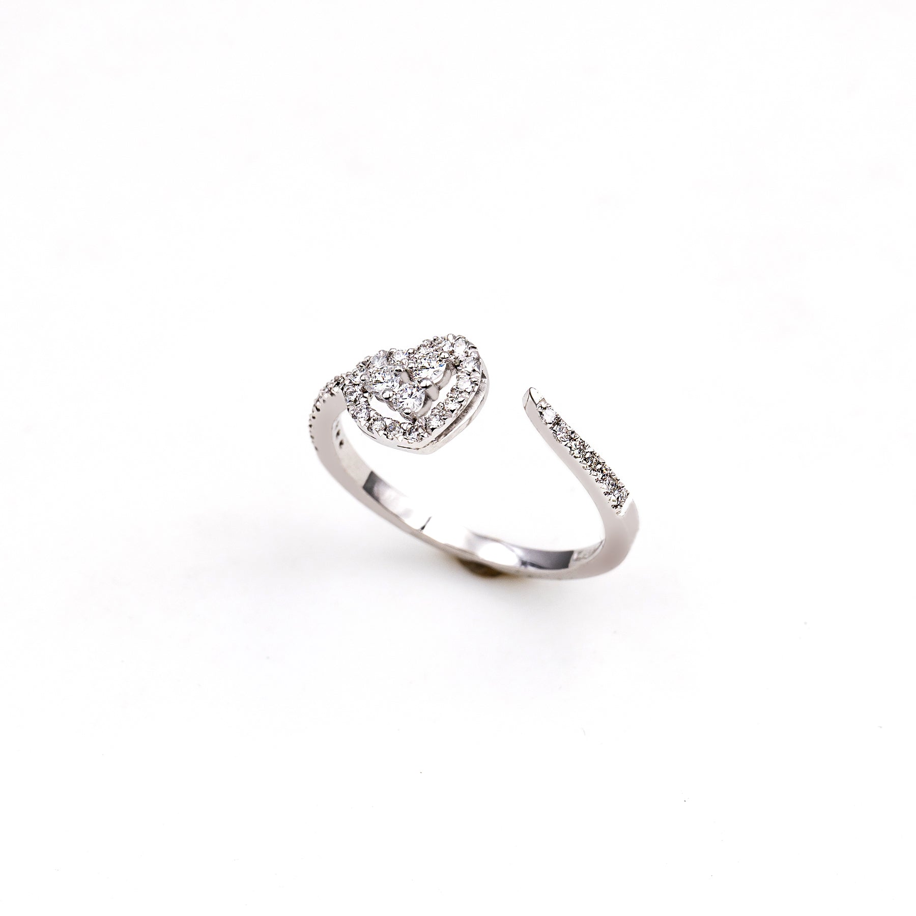 Anello Cuore contrarie' Oro 18 K con Diamanti