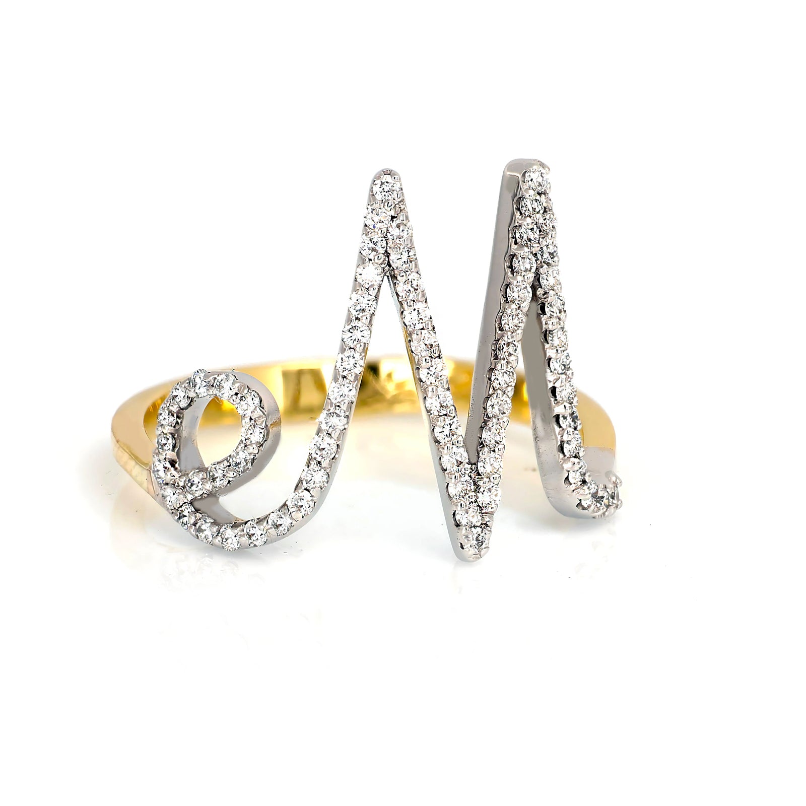 Anello ”INITIALIS" Lettera M Oro e Diamanti
