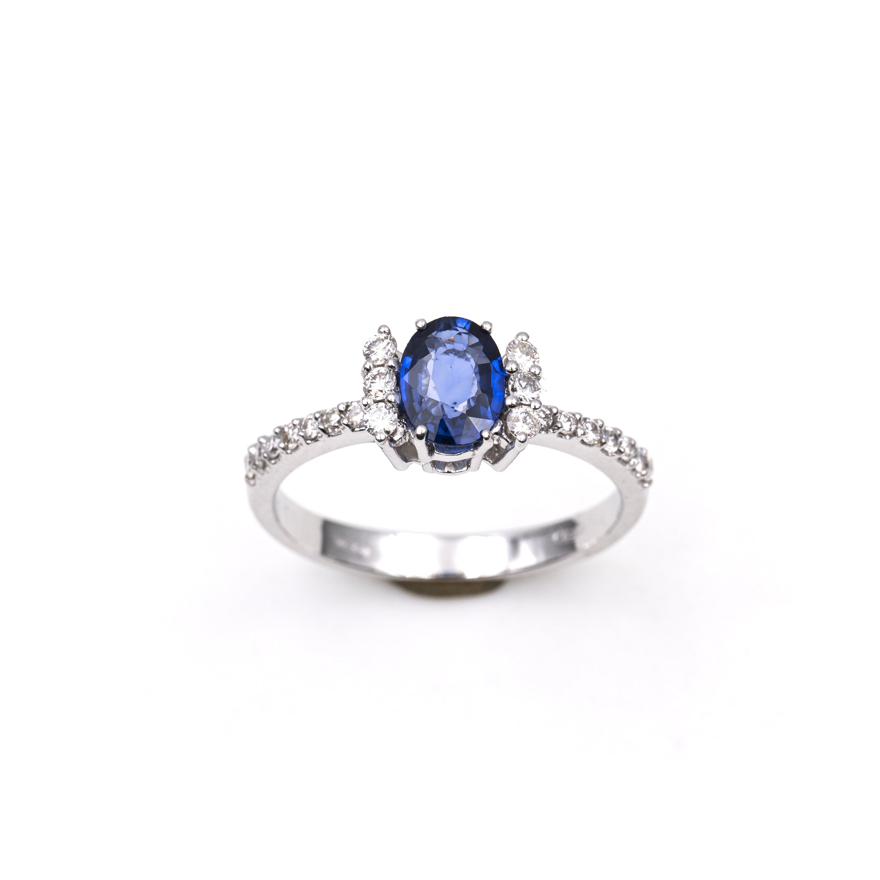 Anello in Oro Bianco con Zaffiro Naturale e Diamanti