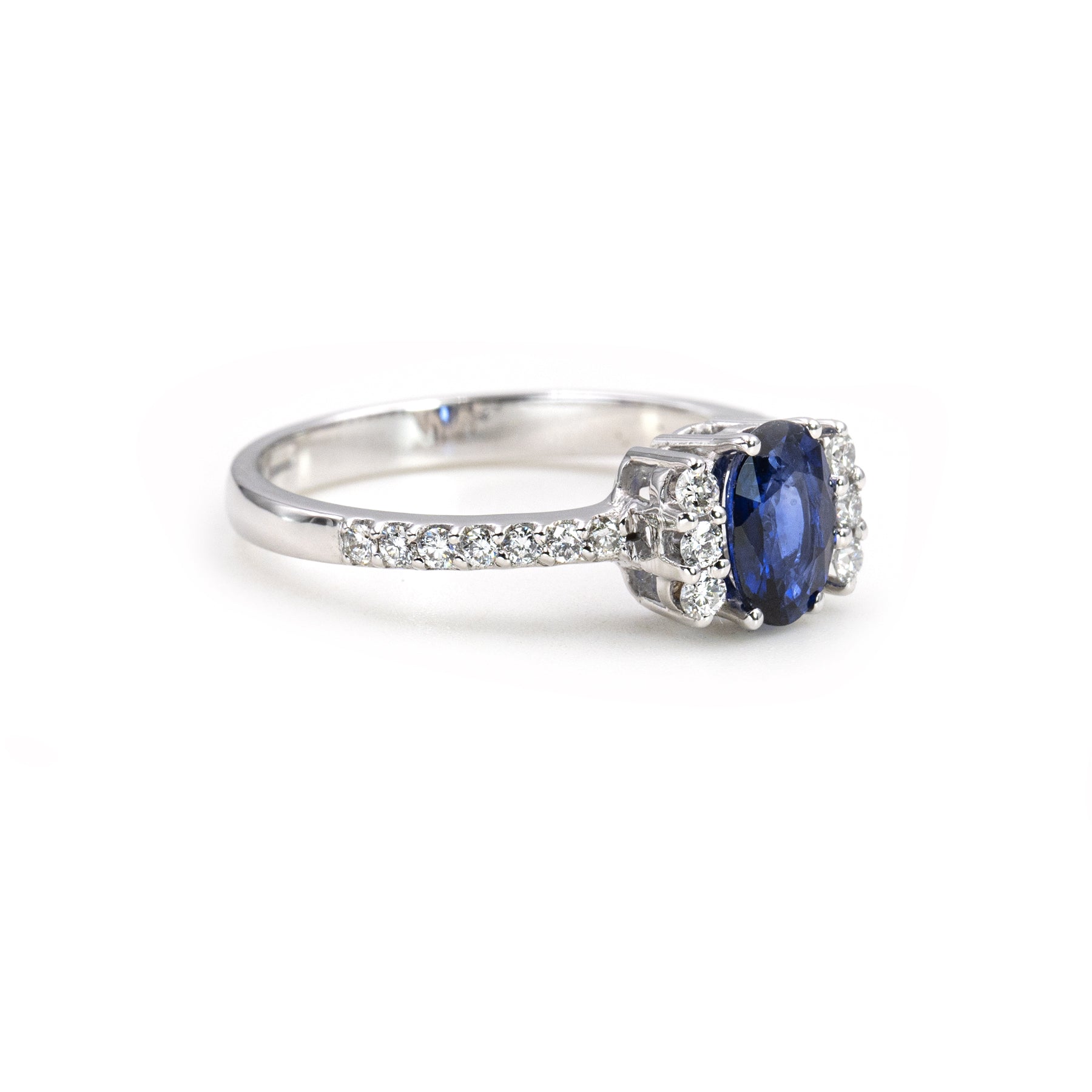 Anello in Oro Bianco con Zaffiro Naturale e Diamanti