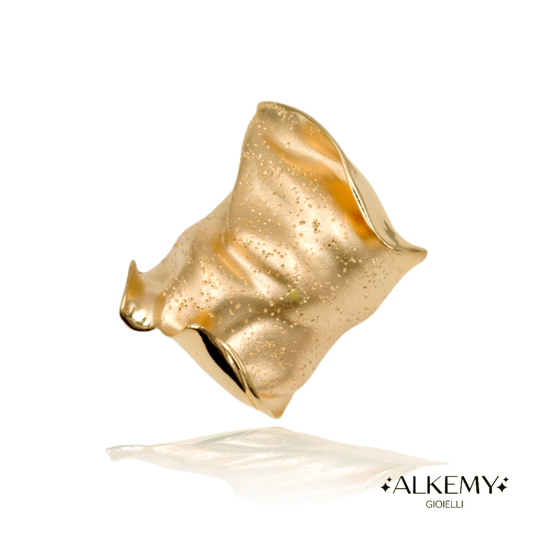 Anello Fascia in Argento 925 con Placcatura Oro Giallo 18k – Finitura Sabbiata e Brillantata