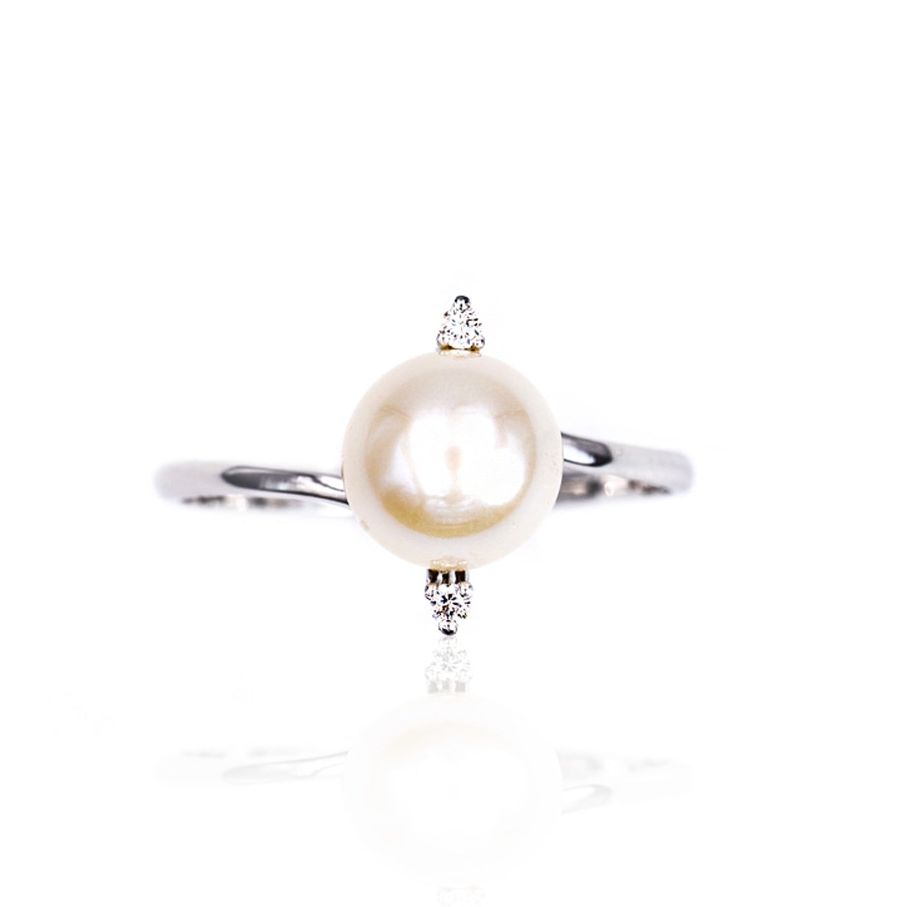 Anello Oro 18K con Perla e Diamanti