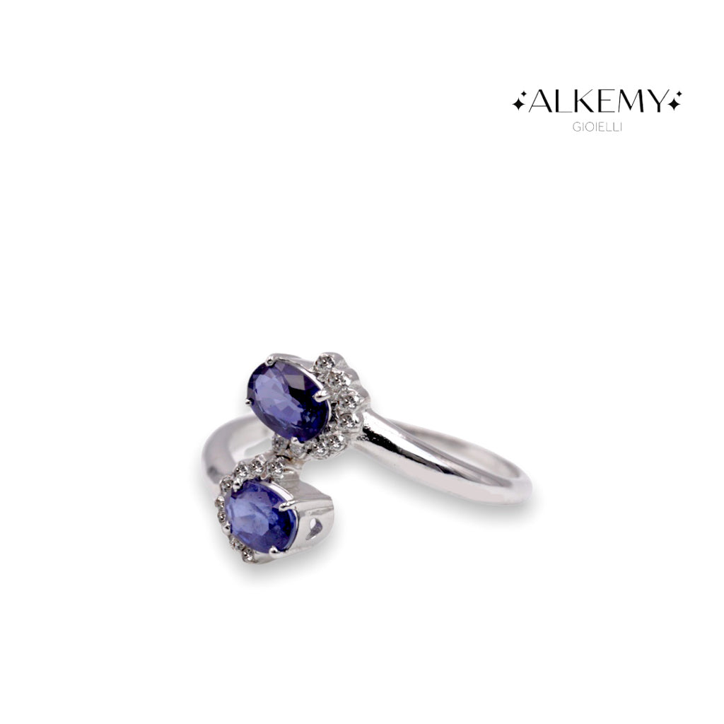 Anello contrarie' in Oro Bianco 18K con Zaffiri e Diamanti Naturali