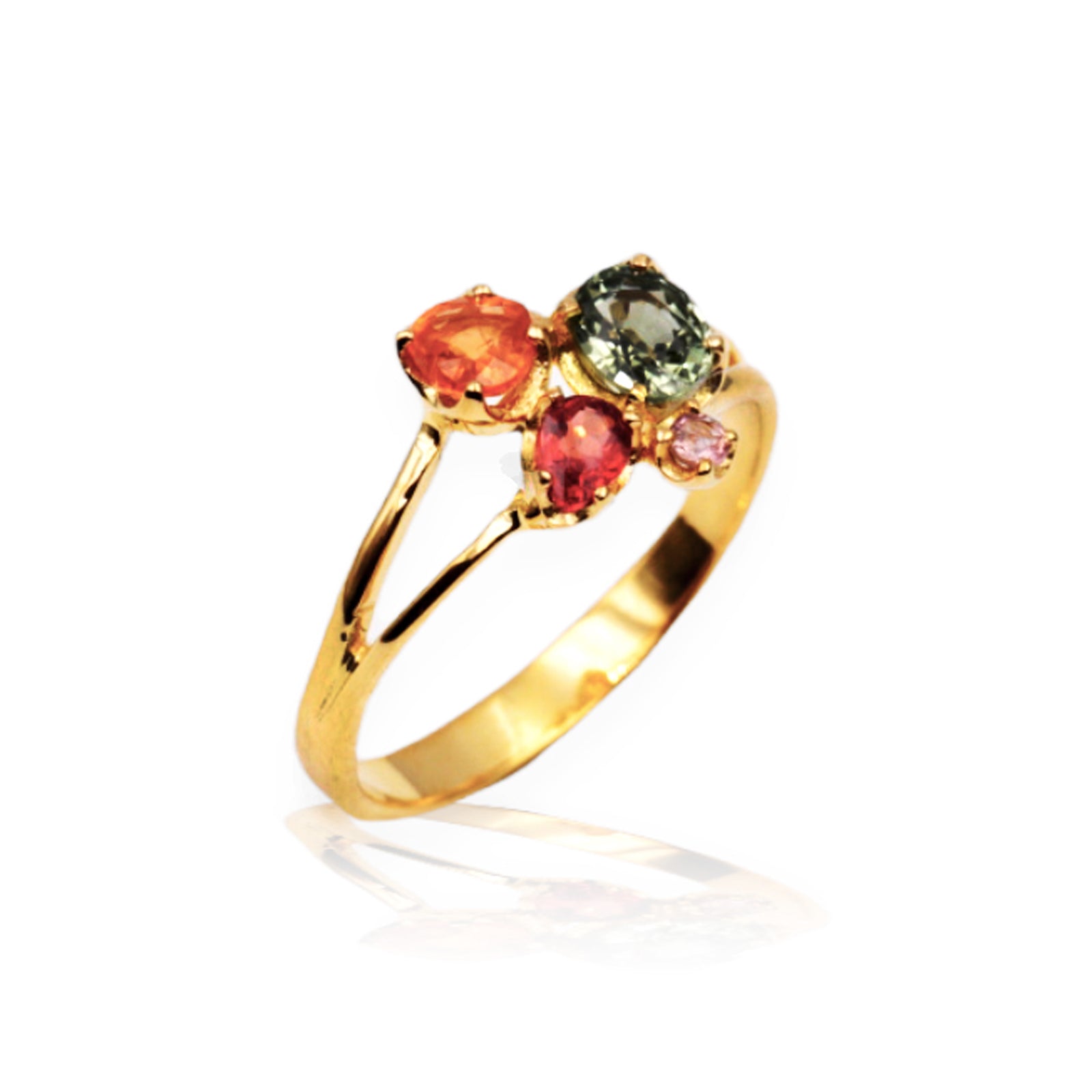 Anello “Bouquet Fresia"in Oro Giallo 18k con Zaffiri Naturali