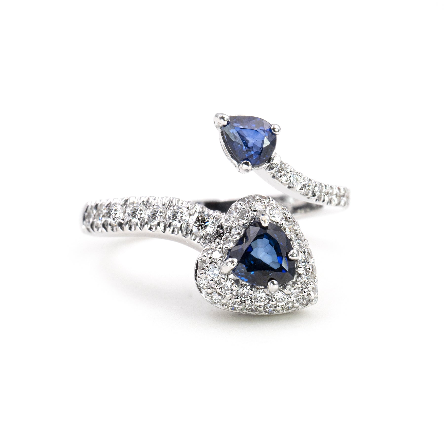 Anello Snake Oro Bianco e Diamanti con centrale Zaffiro Cuore