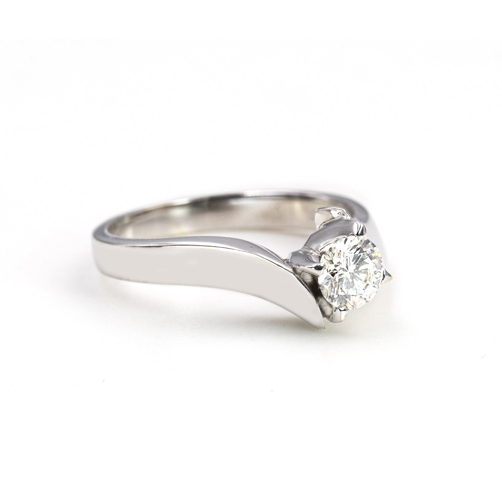 Anello Oro Bianco 18K Solitario Valentino Ct 0.52