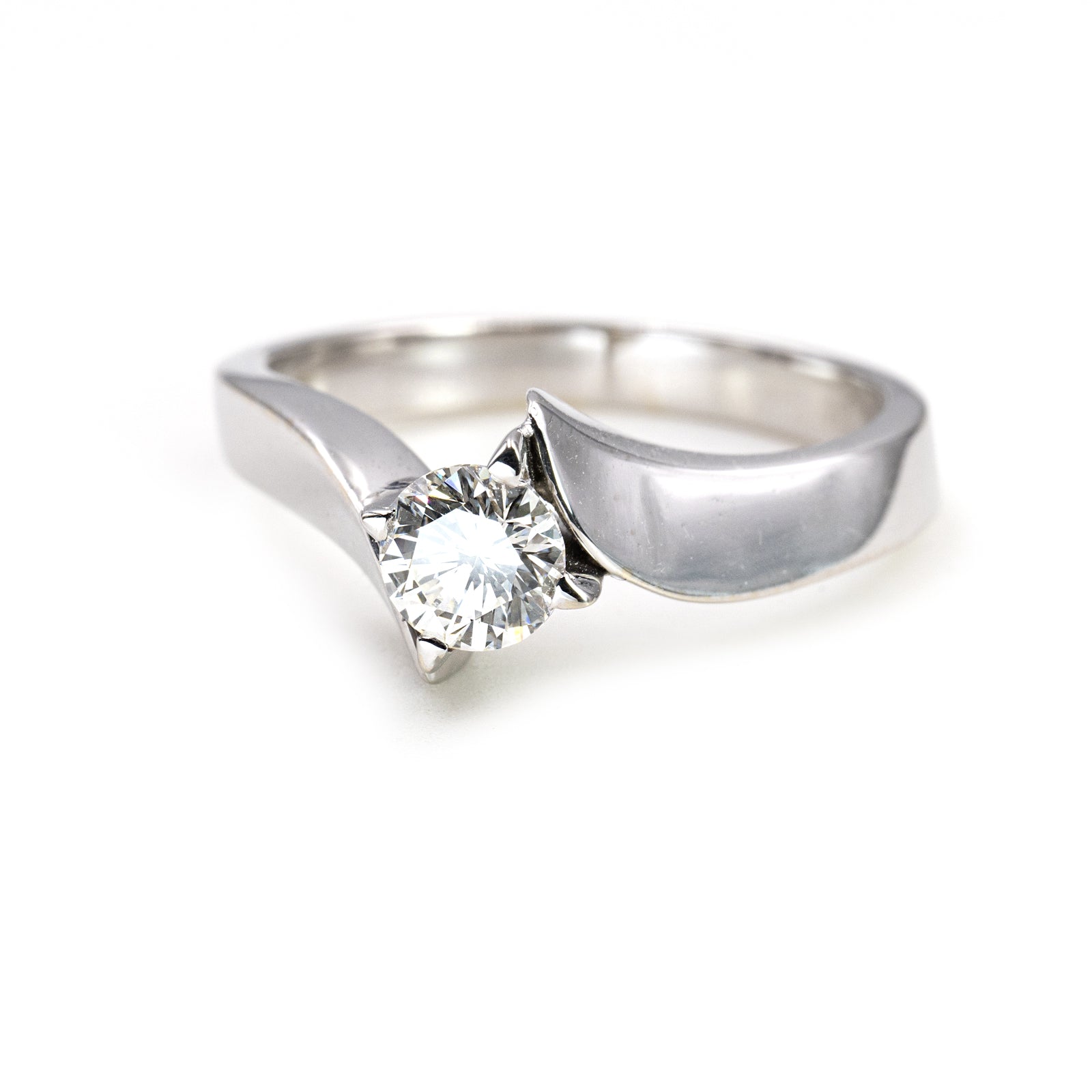 Anello Oro Bianco 18K Solitario Valentino Ct 0.52