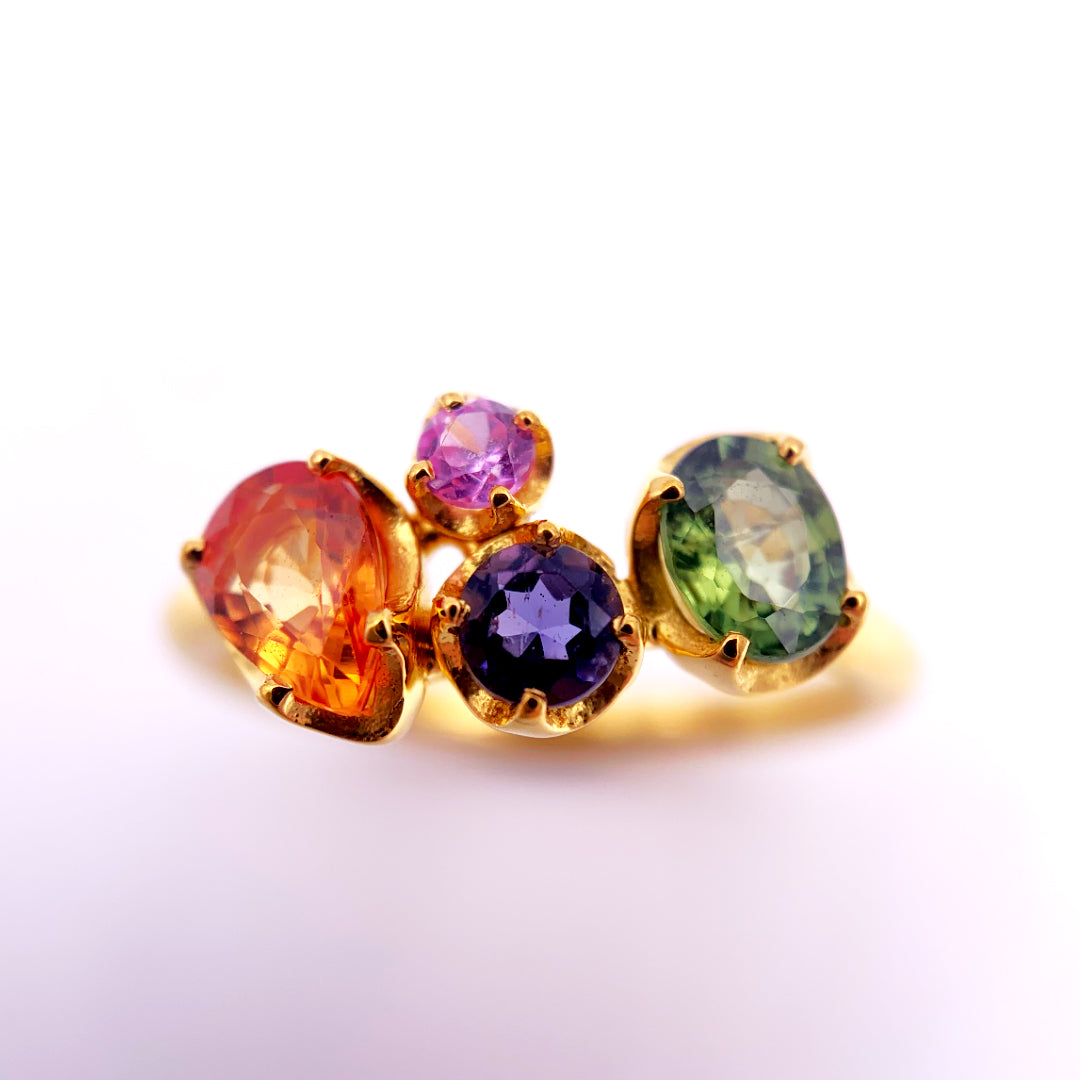 Anello “Bouquet Primula" in Oro Giallo 18k con Zaffiri Naturali