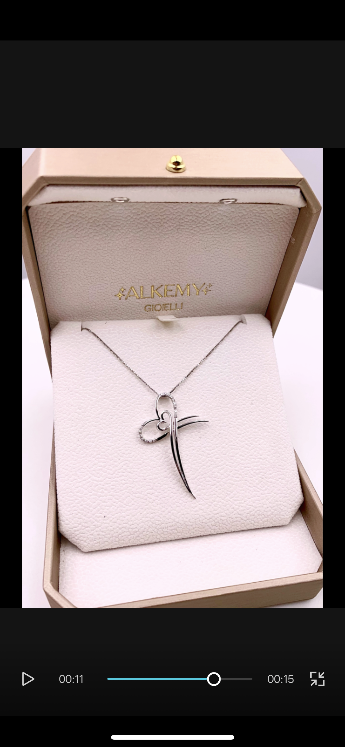 Collana con Croce e Cuore in Oro Bianco 18K e Diamanti Naturali