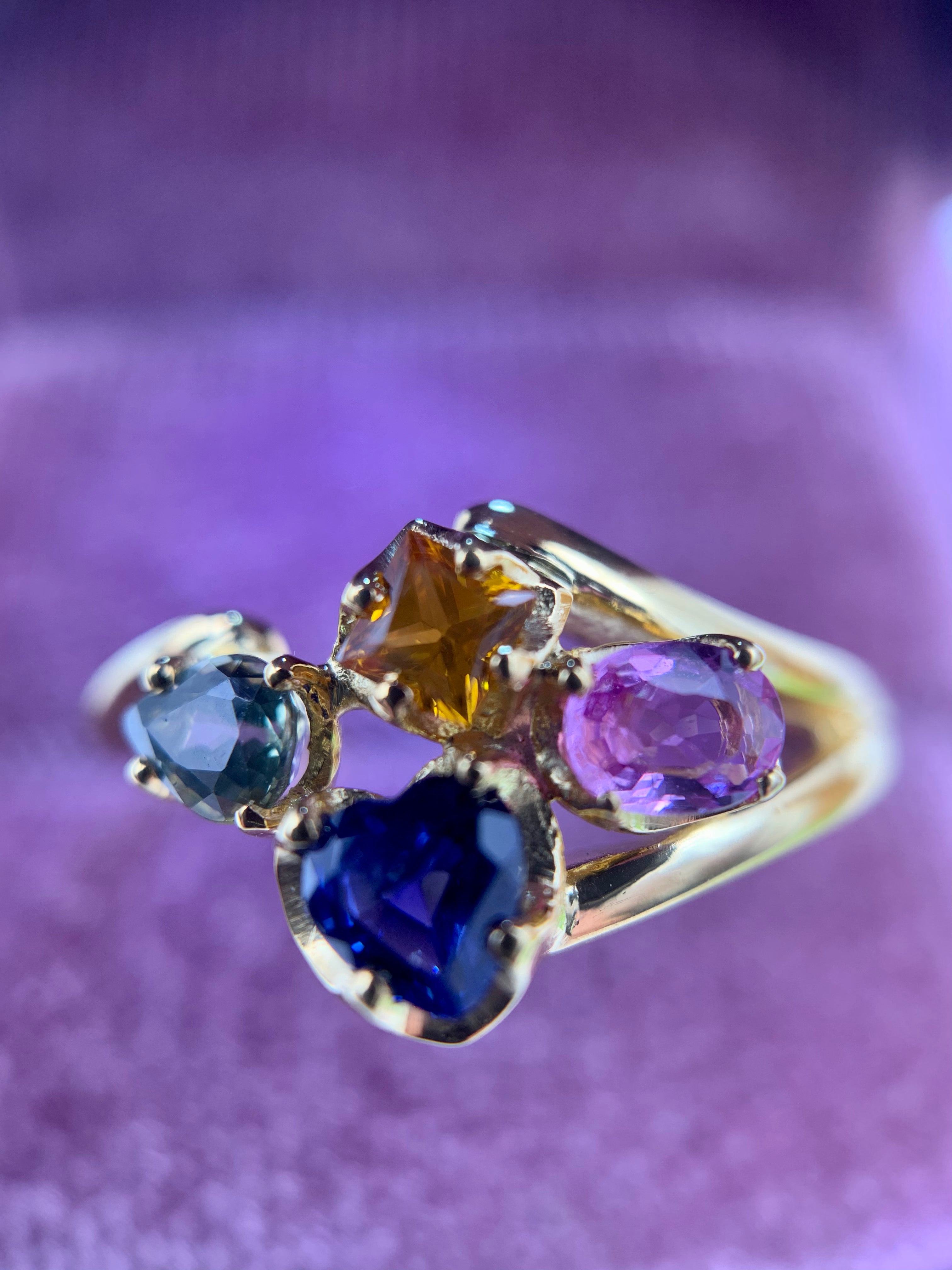 Anello “Bouquet Ortenzia"in Oro Giallo 18k con Zaffiri Naturali