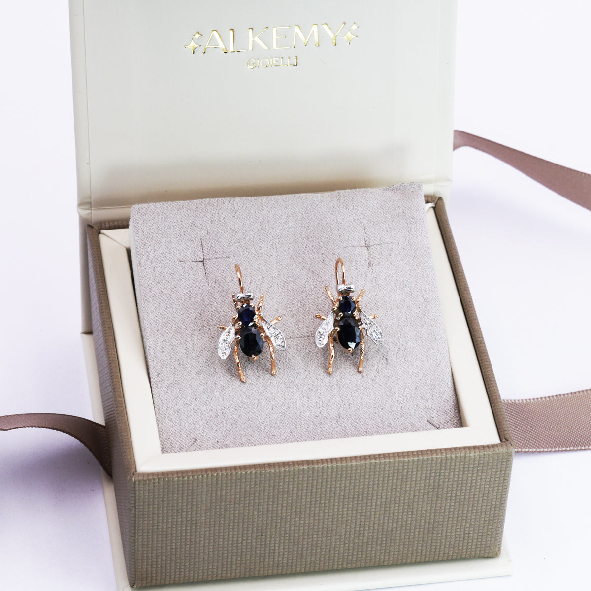 Orecchini " Mosca Pendenti " in Oro Rosa 9K e Argento con Zaffiri Naturali e Diamanti