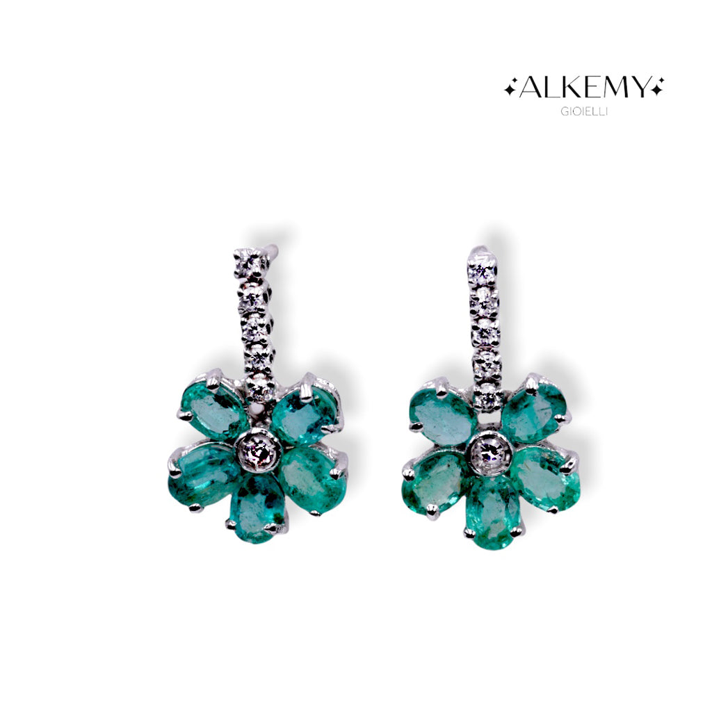 Orecchini Fiore in Oro Bianco 18K con Smeraldi Naturali e Diamanti
