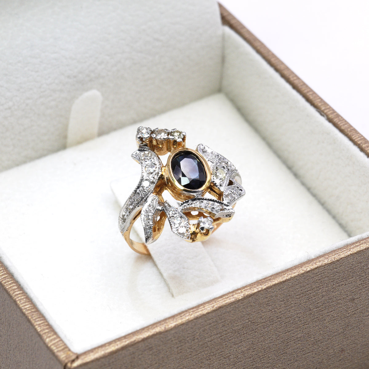 Anello in Oro Rosa e Argento con Zaffiro Naturale e Diamanti