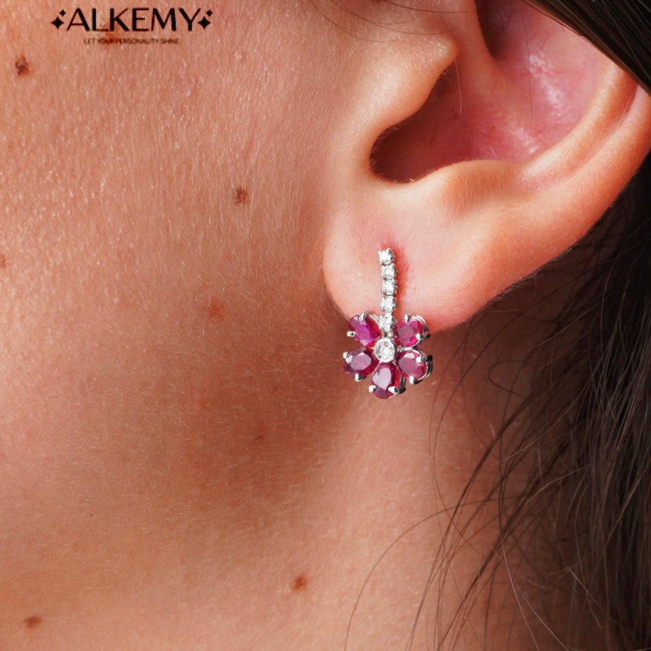 Orecchini Fiore in Oro Bianco 18K con Rubini Naturali e Diamanti