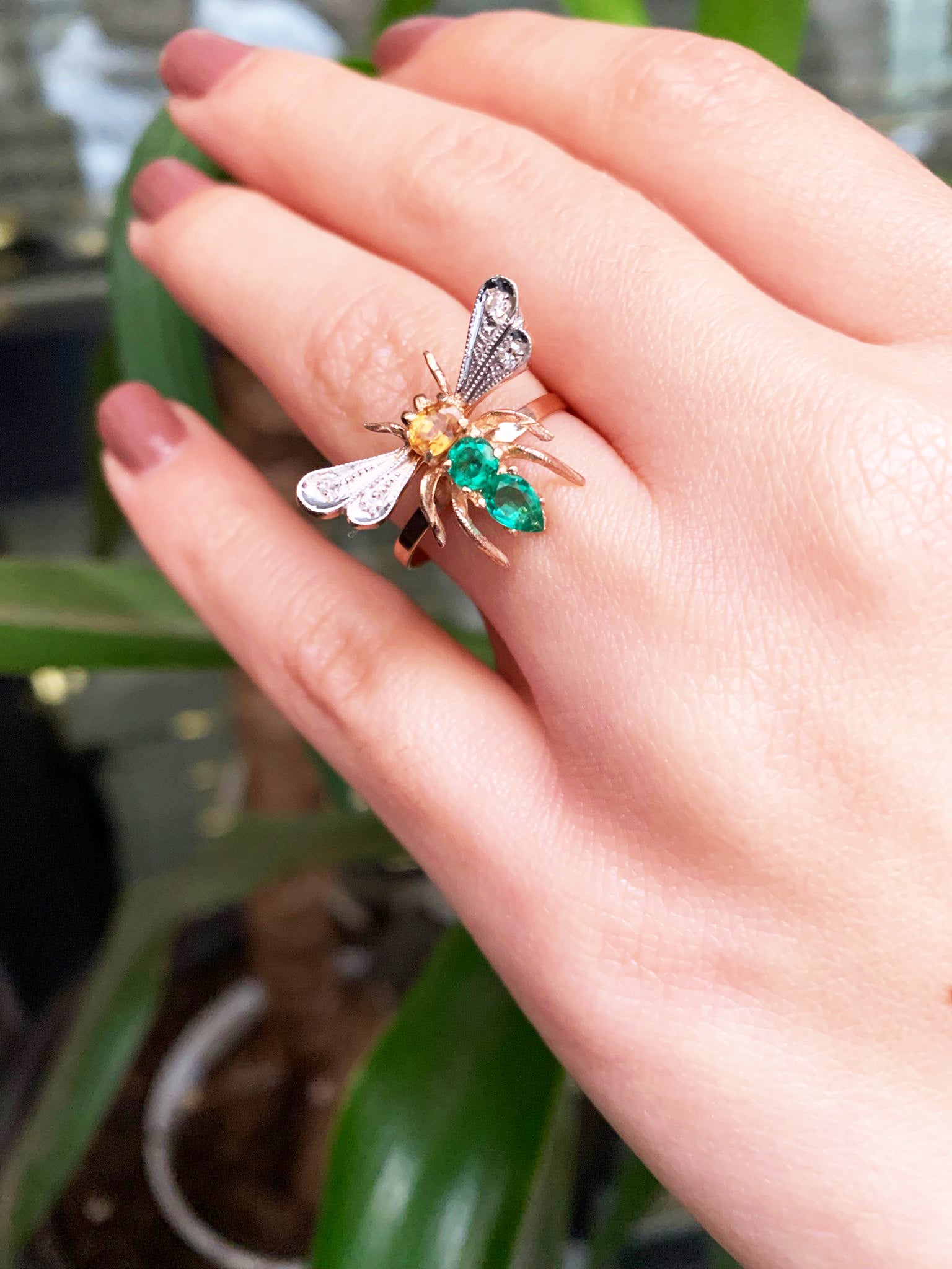 Anello Libellula in Oro Rosa 9K con Diamanti e Zaffiri Naturali e Smeraldi