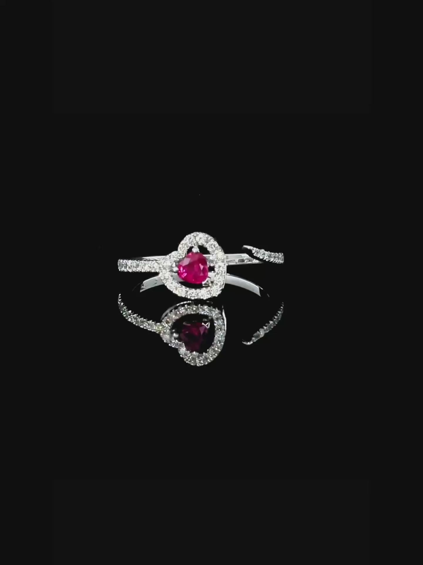 Anello Oro Bianco con Rubino Cuore e Diamanti