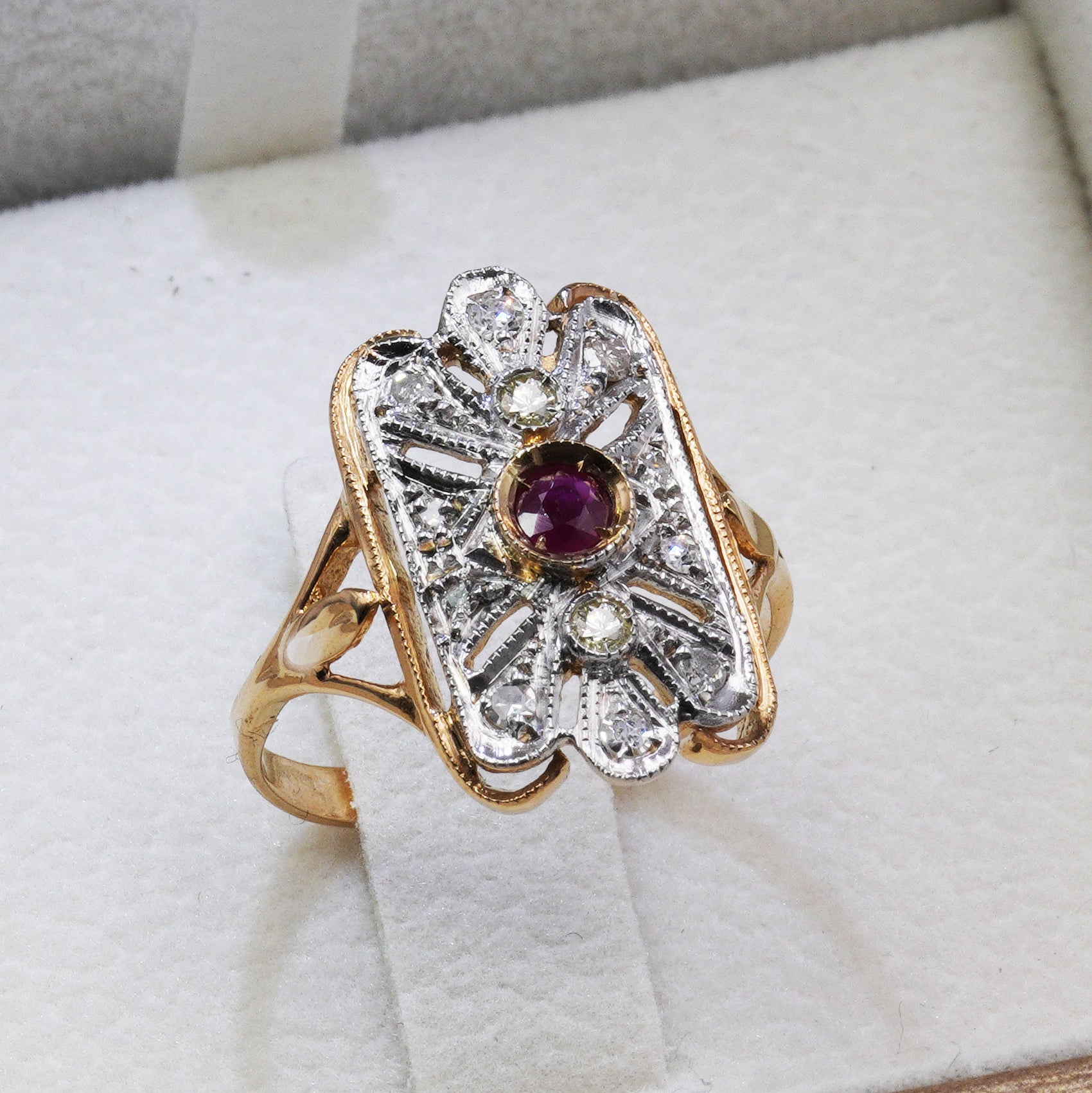 Anello Spoletta in Oro Rosa e Argento con Rubino e Diamanti