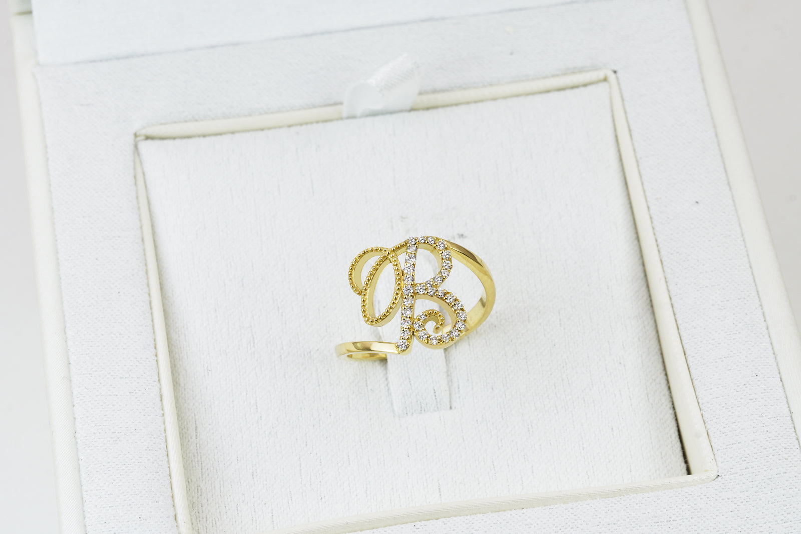 Anello ”INITIALIS" Lettera B Oro e Diamanti