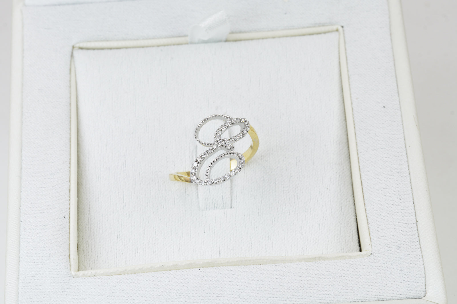 Anello ”INITIALIS" Lettera E Oro e Diamanti