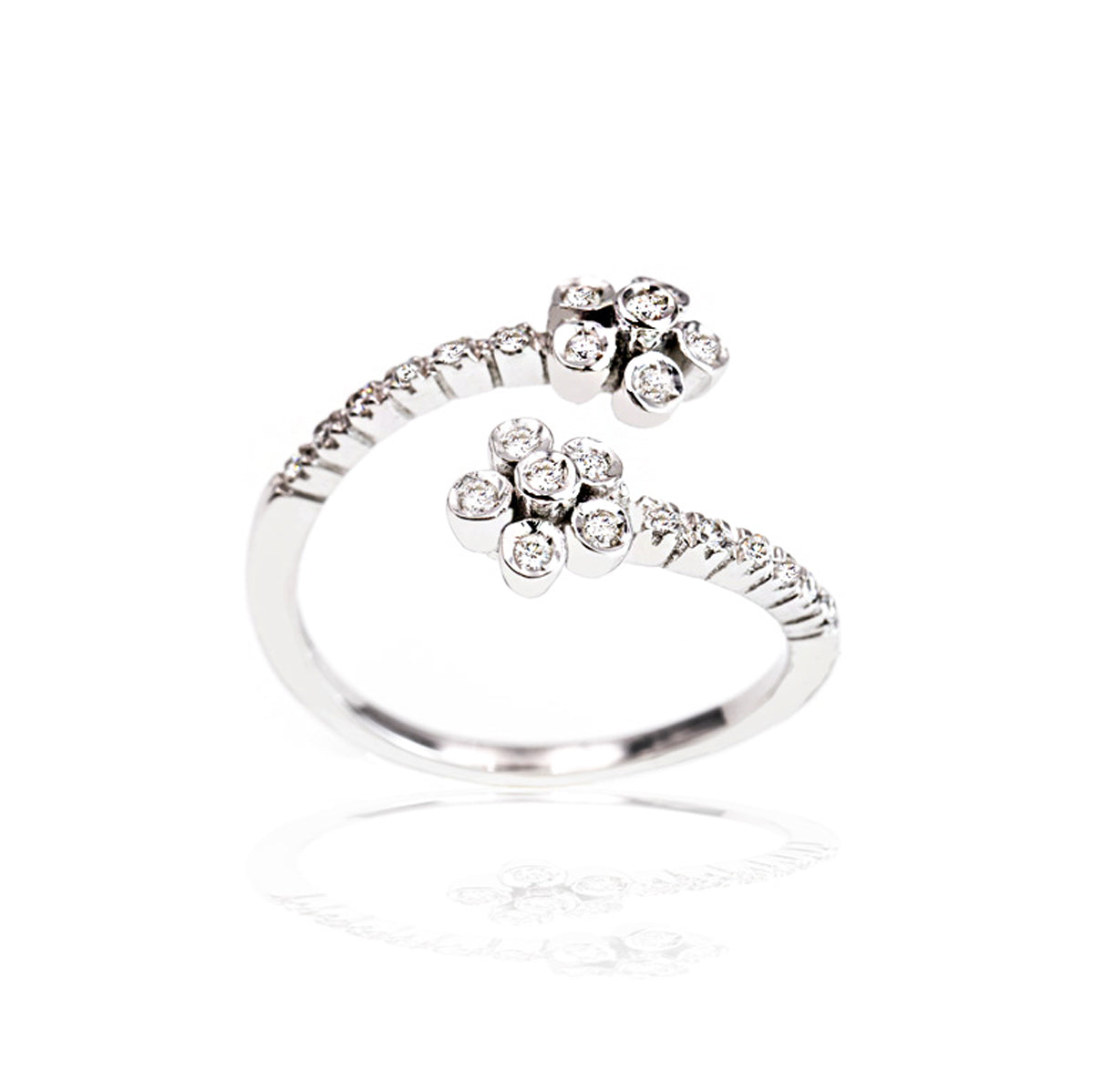 Anello Contrarié in Oro Bianco 18K con Fiori di Diamanti