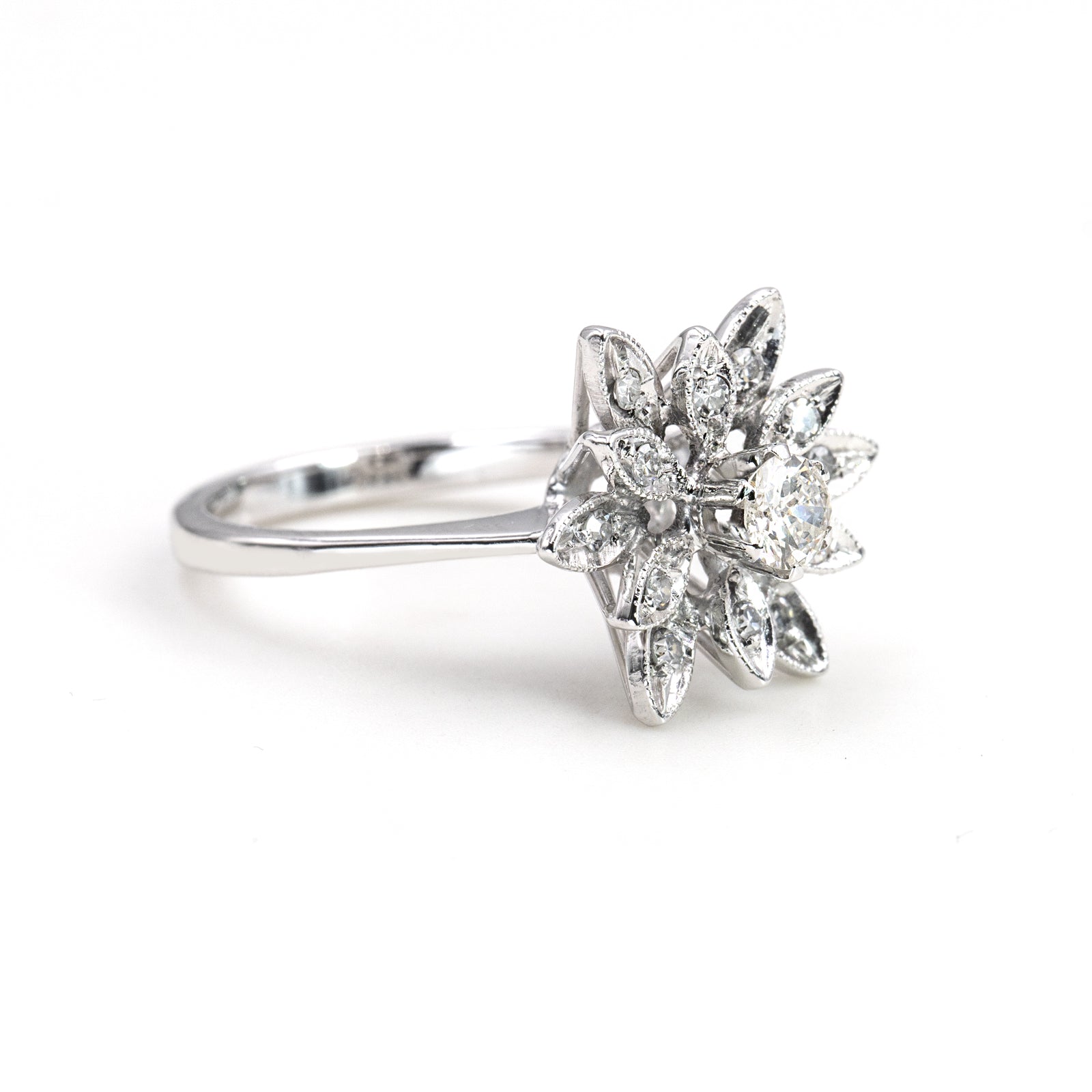 Anello in Oro 18K con Diamanti –  Intramontabile