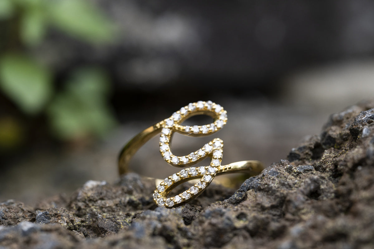 Anello ”INITIALIS" Lettera G Oro e Diamanti