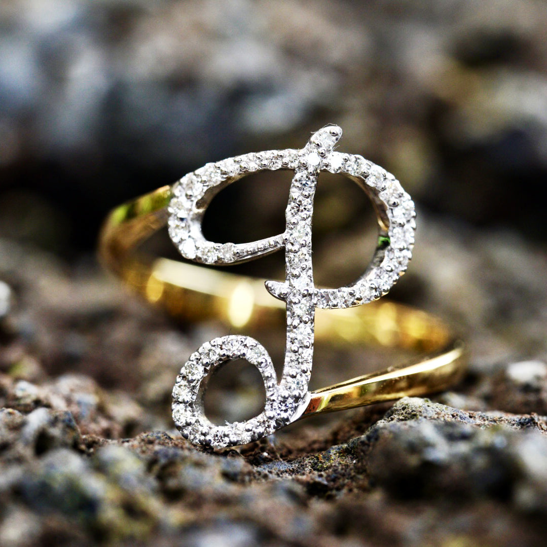 Anello ”INITIALIS" Lettera P Oro e Diamanti