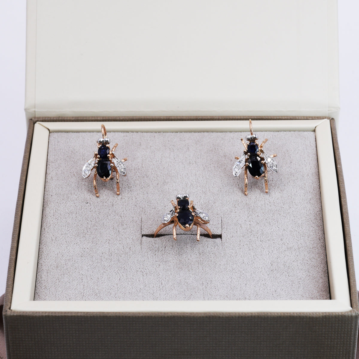 Anello " Mosca "in Oro Rosa 9K e Argento con Zaffiri Naturali e Diamanti