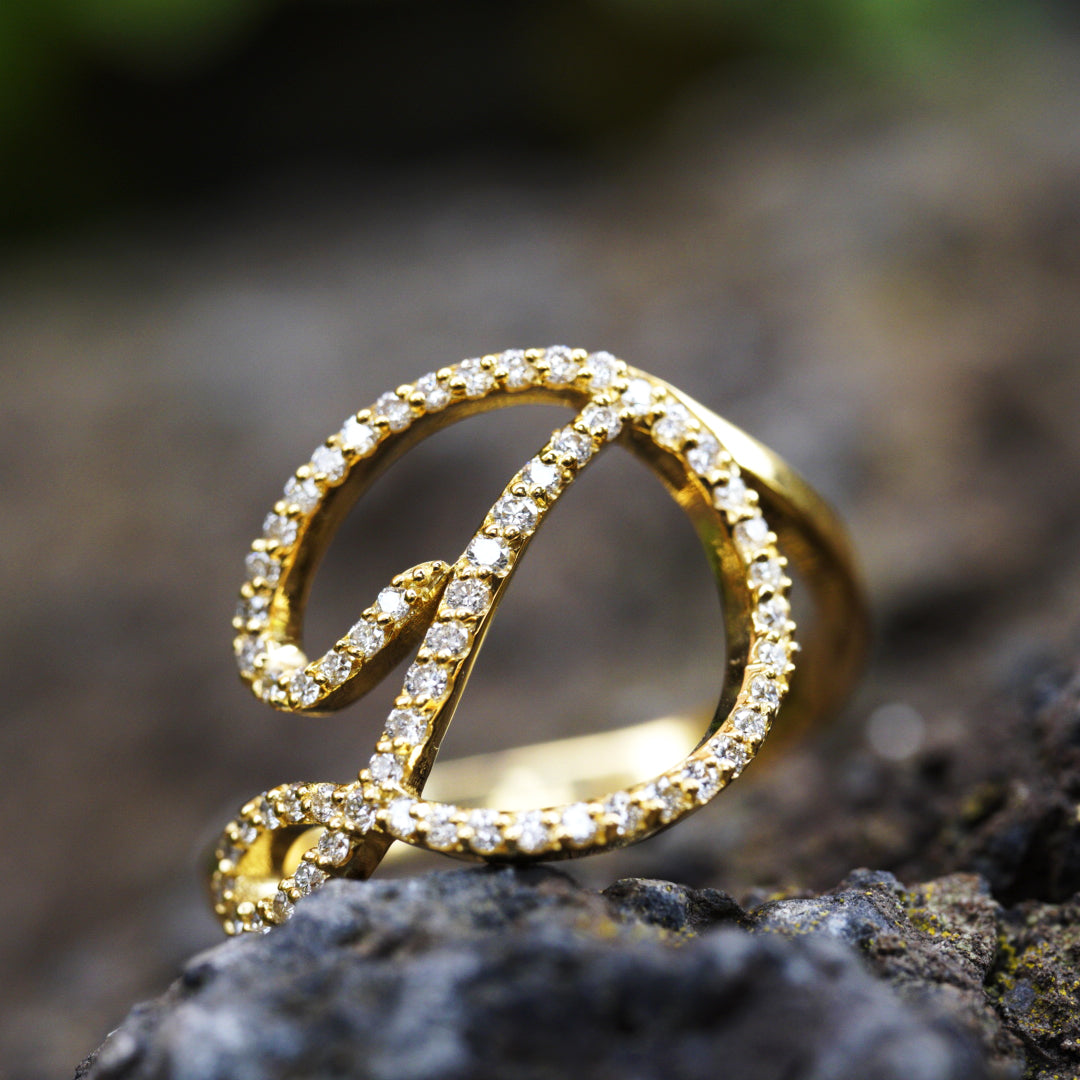 Anello ”INITIALIS" Lettera D Oro e Diamanti