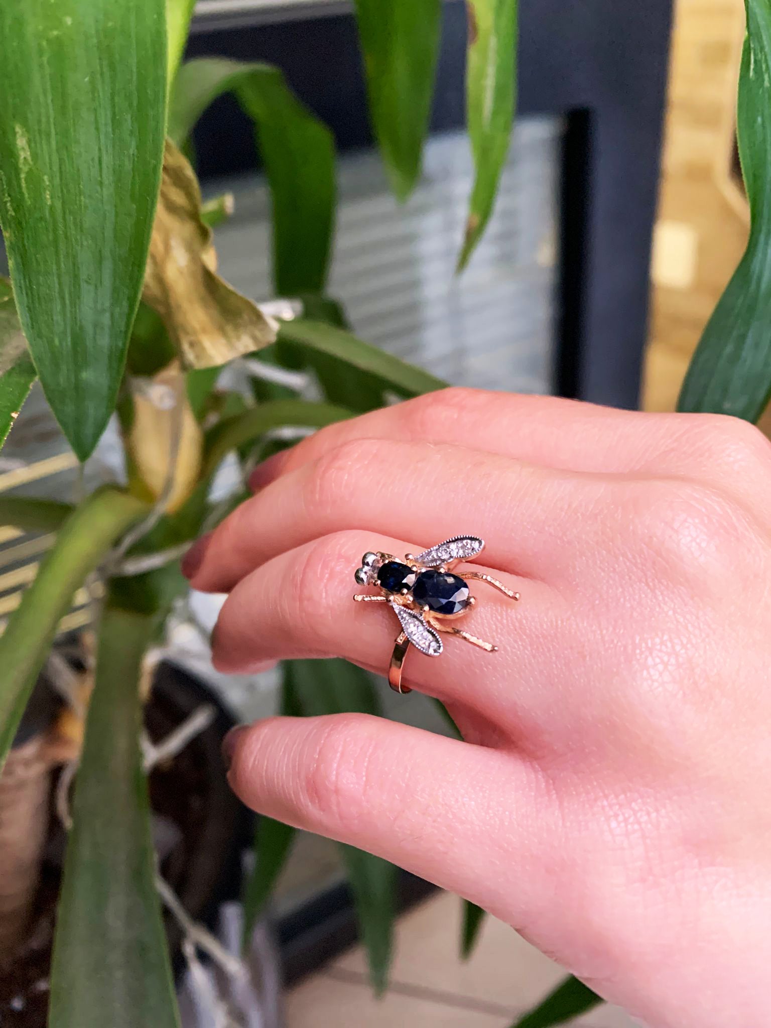 Anello " Mosca "in Oro Rosa 9K e Argento con Zaffiri Naturali e Diamanti