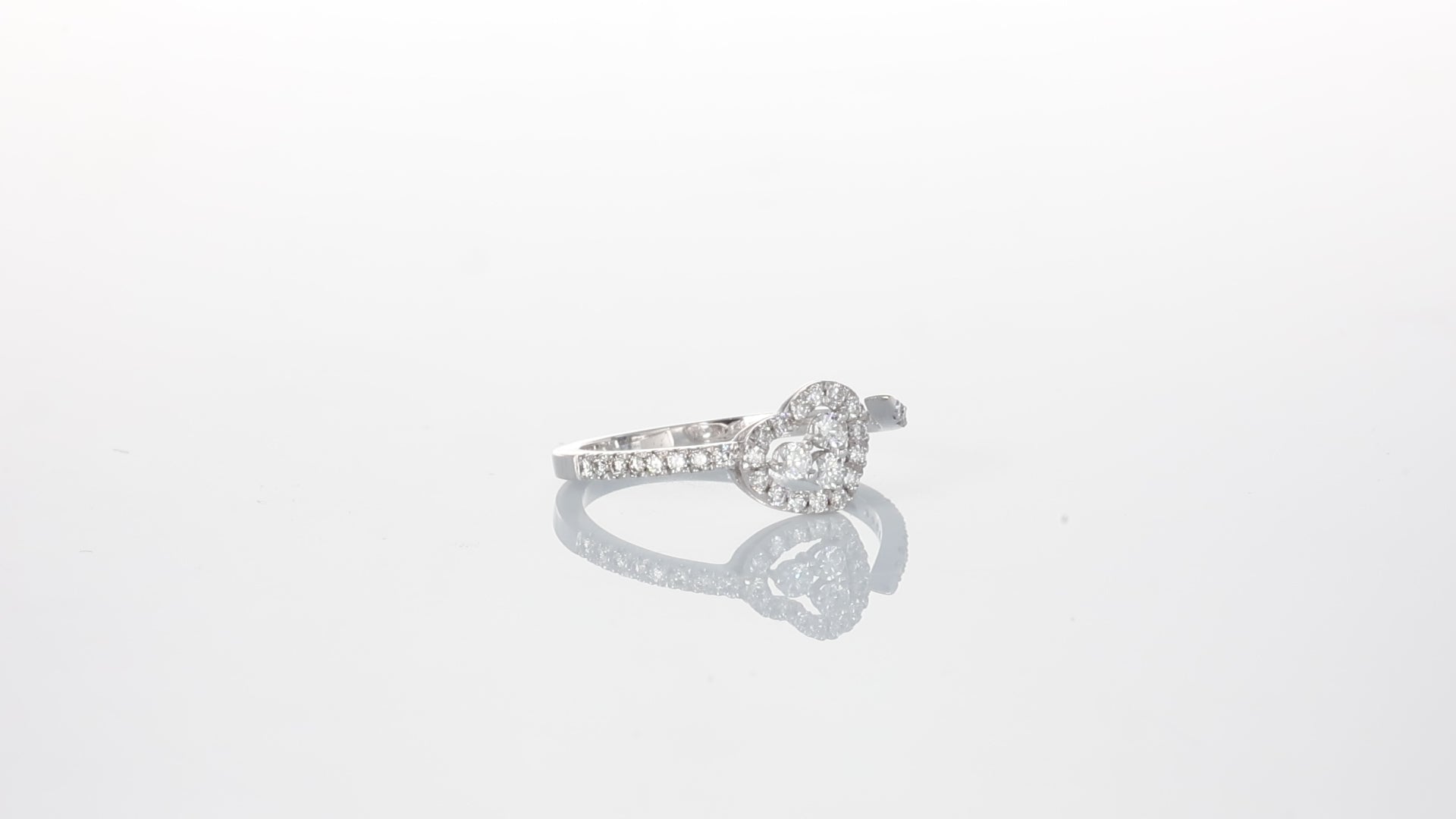 Anello Cuore contrarie' Oro 18 K con Diamanti
