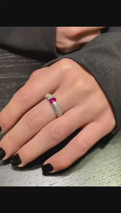 Anello in Oro Bianco con Rubino Naturale e Diamanti – Gioiello di Lusso Elegante